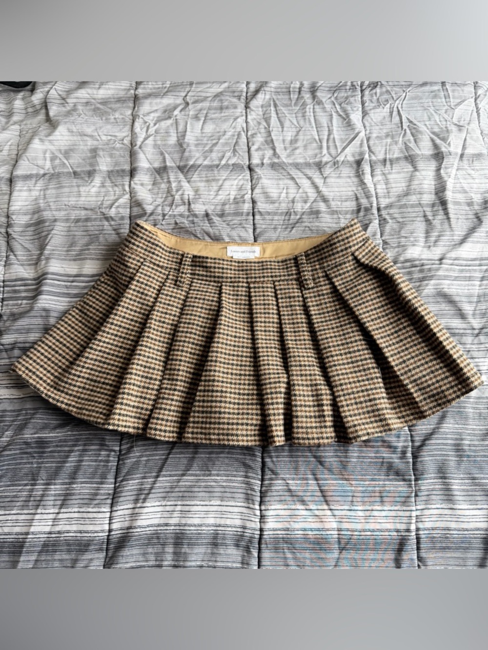 Lovers + Friends Tan & Black Pleated Houndstooth Skort